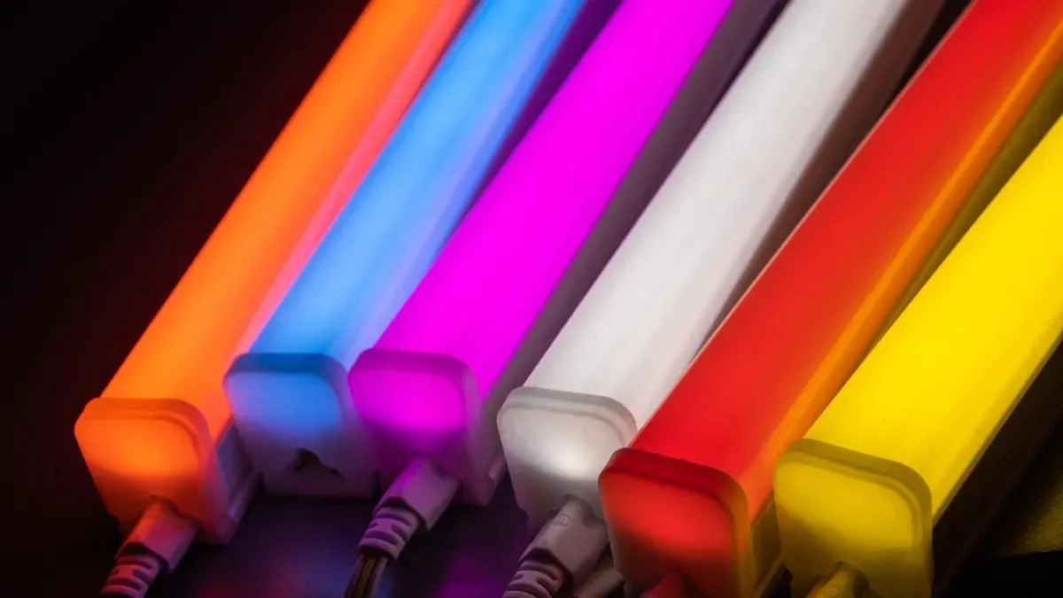 使用這些解決方案阻止超長 LED Flex 燈運作中的電壓降