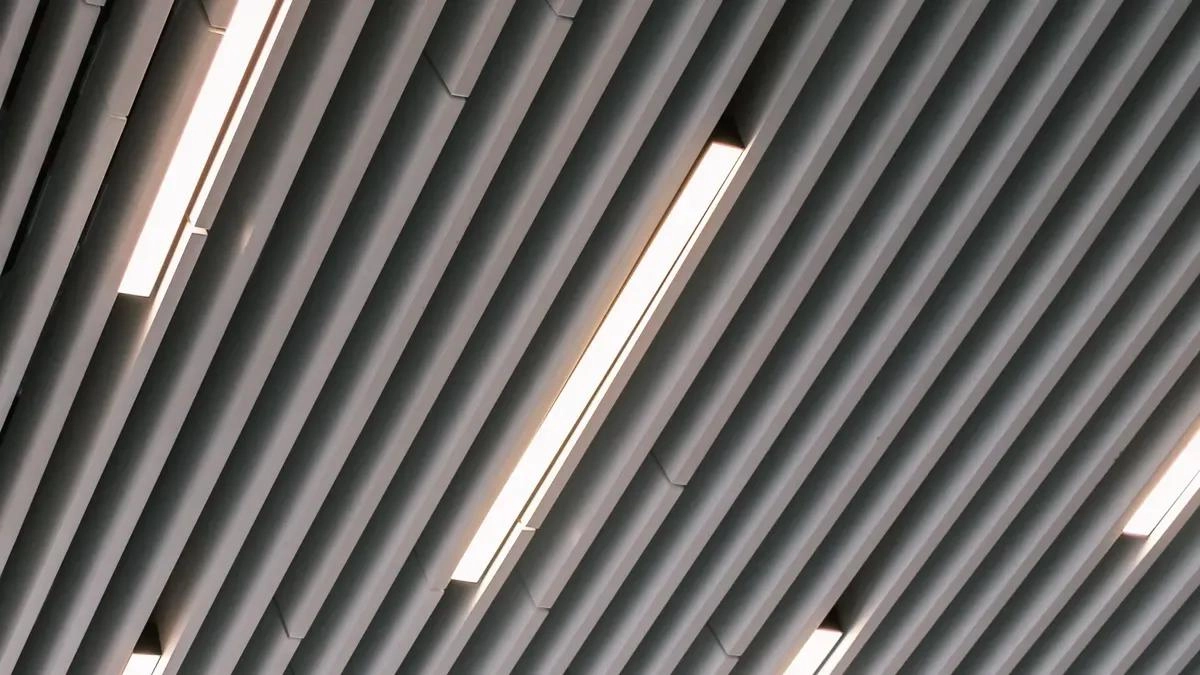 嵌入式光學 LED 線性型材的完整安裝指南