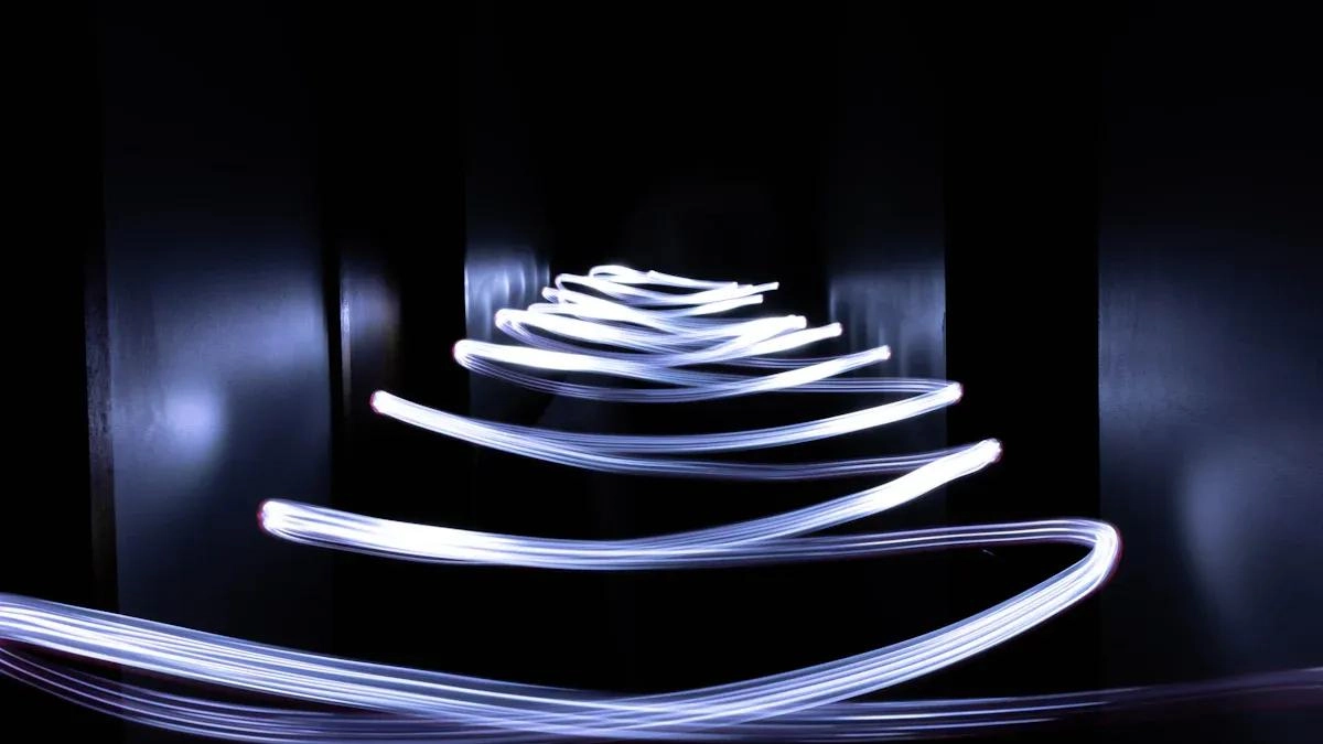 如何為螺旋柱、拱門和不規則結構指定建築 LED Flex